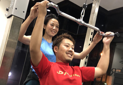 ジム室内トレーニング ジム室内トレーニング